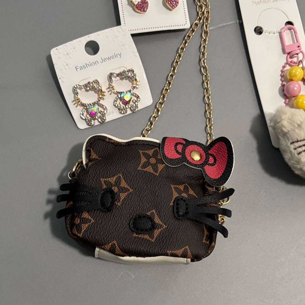 Hello Kitty accessories Bundle - Picture 2 of 5